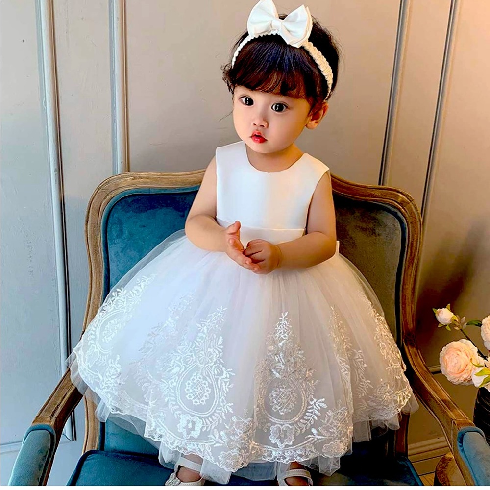 Embroidery Gown Dress with Headwear